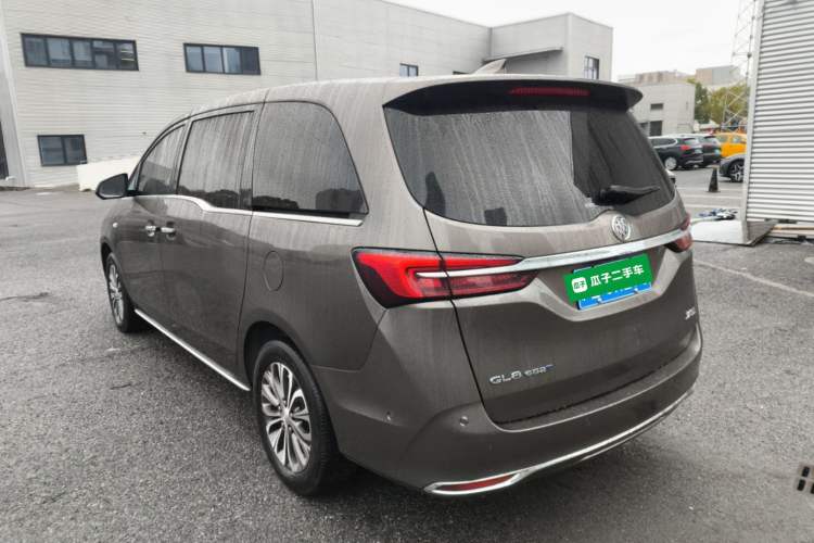 Used Buick GL8 2023 Land Executive Class Deluxe Model