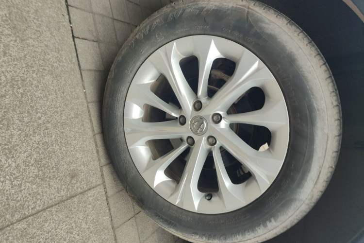 Used Brilliance V3 2015 1.5L Manual Comfort Model
