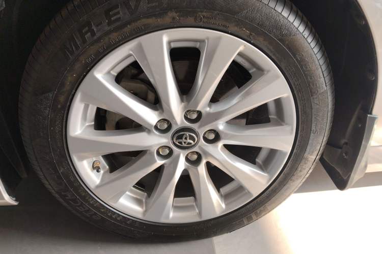 Used Toyota Camry 2019 Revised Version 2.0G Luxury Edition
