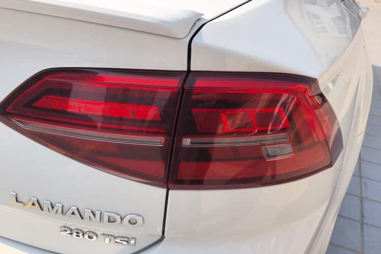 Used Volkswagen Lamando 2019 280TSI DSG Comfort Edition China VI standard
