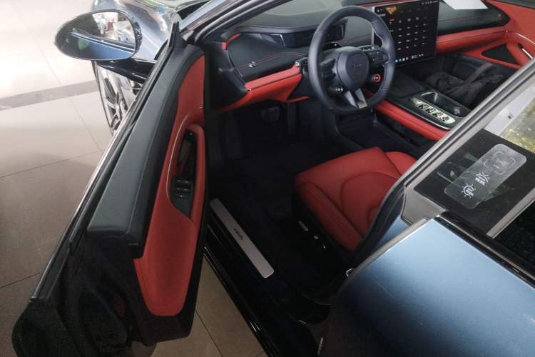 Used  SU7 2024 Rear-Drive Ultra-Long Range Advanced Pro-Level Intelligent Driving Version
