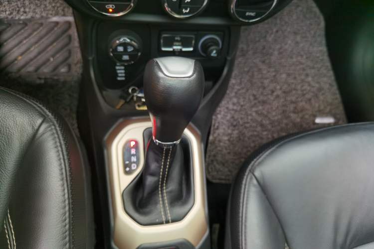 TDK.VehicleDetails.img