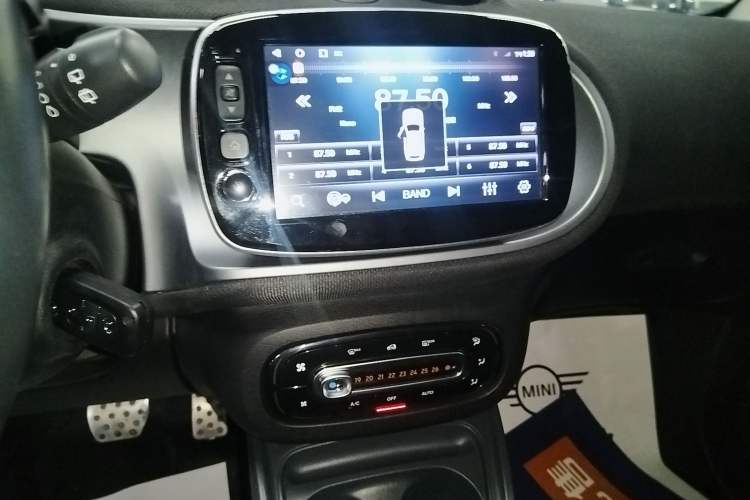 Used smart fortwo 2018 0.9T 66 kW Flowing Green Special Edition China V Standard