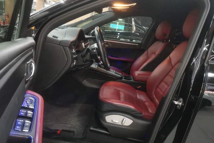 Used Porsche Macan 2018 Macan 2.0T
