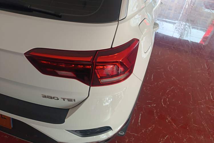 Used Volkswagen T-ROC 2022 280TSI DSG Two-Wheel Drive Elite PLUS
