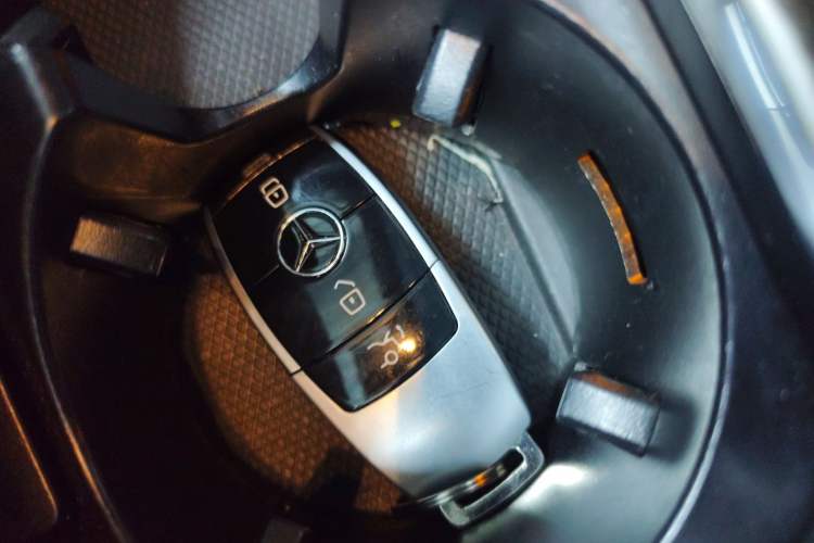 Used Mercedes-Benz GLC 2018 GLC 260 4MATIC Luxury Model
