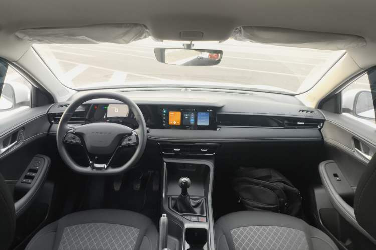 Used Roewe i5 2023 1.5L Manual Comfort Edition
