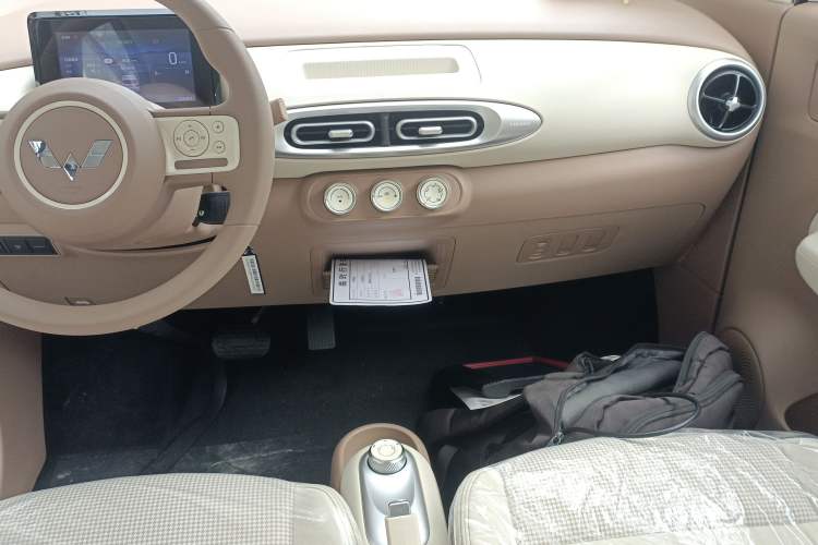 Used Wuling Hongguang MINIEV 2025 Four-Door Version Advanced Edition
