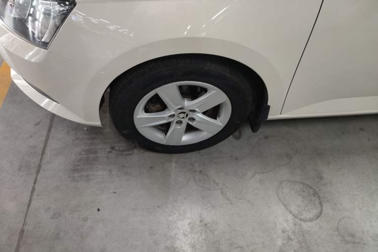 Used Skoda Fabia 2015 1.4L Automatic Front-Drive Model