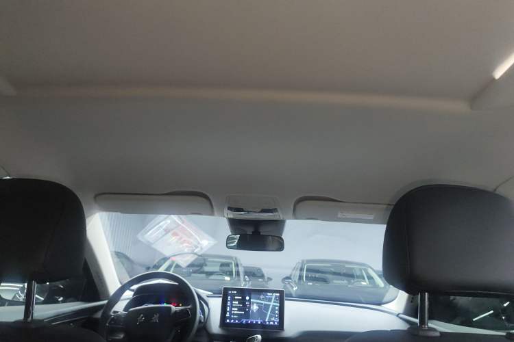 Used Hongqi E-QM5 2022 431 km Charge & Enjoy Edition
