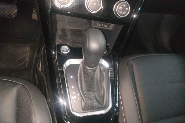 Used Volkswagen T-ROC 2021 Revised Version 280TSI DSG Two-Wheel Drive Comfort & Smart Connectivity Edition
