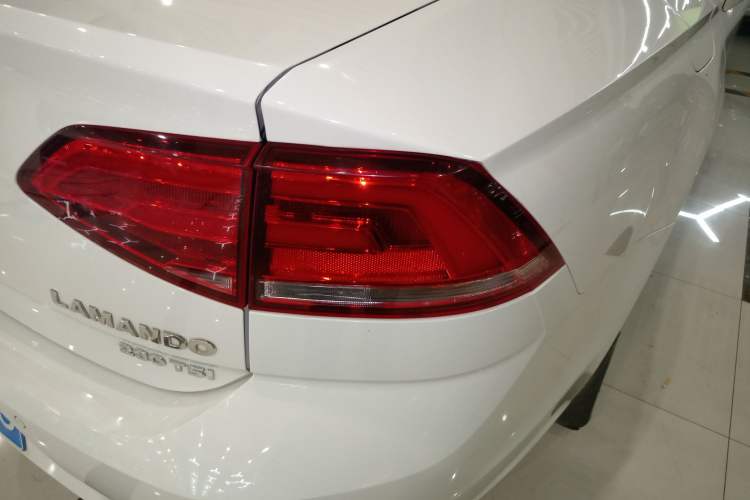 Used Volkswagen Lamando 2018 230TSI DSG Fashion Edition
