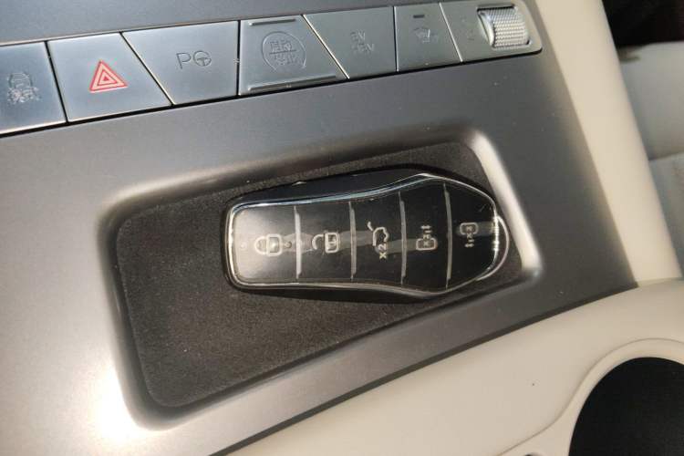 Used BYD Xia 2025 DM-i 1.5T 180km Beyond Edition
