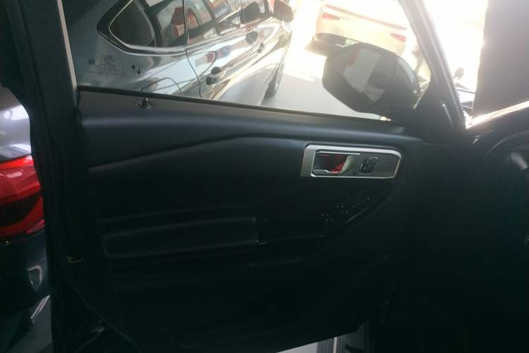 Used Ford Explorer 2020 EcoBoost 285 4x4 Titanium Edition 7-Seater
