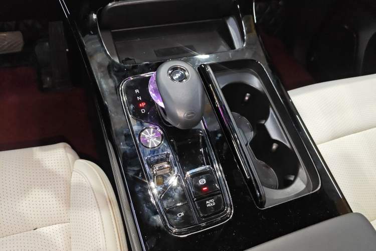 Used GAC Trumpchi M8 2023 Zongshi Series Dual-Motor Flagship Edition
