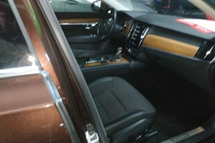 Used Volvo S90 2018 T4 Zhiyi Edition