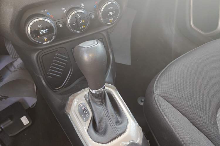 Used  Renegade 2017 180T Automatic Jingneng Edition
