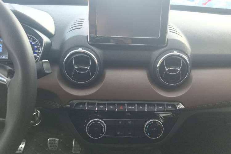 Used  Q35 2016 1.5L Manual Smart Edition
