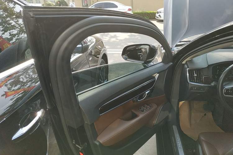 Used Volvo S90 2018 T4 Zhiyuan Edition
