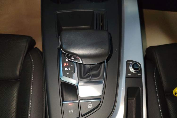 Used Audi A4L 2020 40 TFSI Fashion Dynamic Model