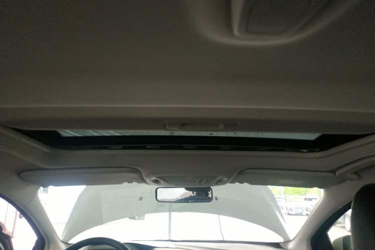 Used Ford Focus 2017 Hatchback 1.6L Automatic Fashion Edition Smart Drive Version
