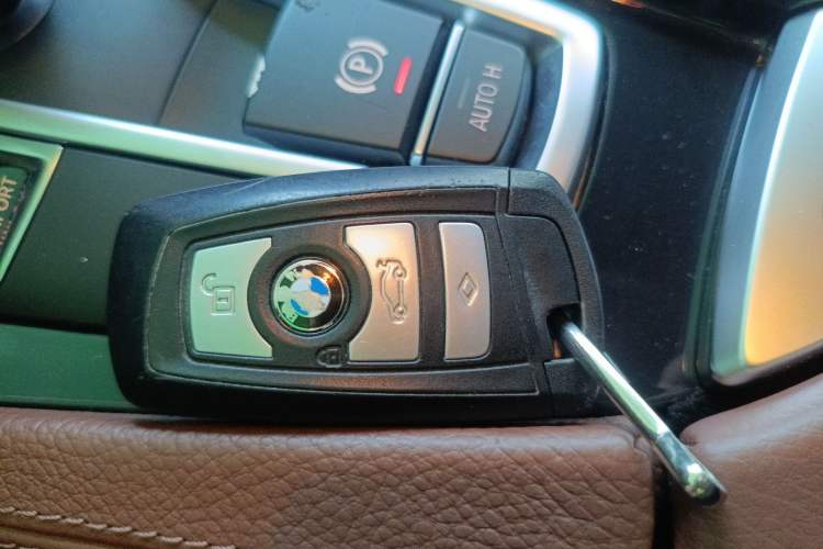 Used BMW 5 Series 2017 520Li Elegant Edition
