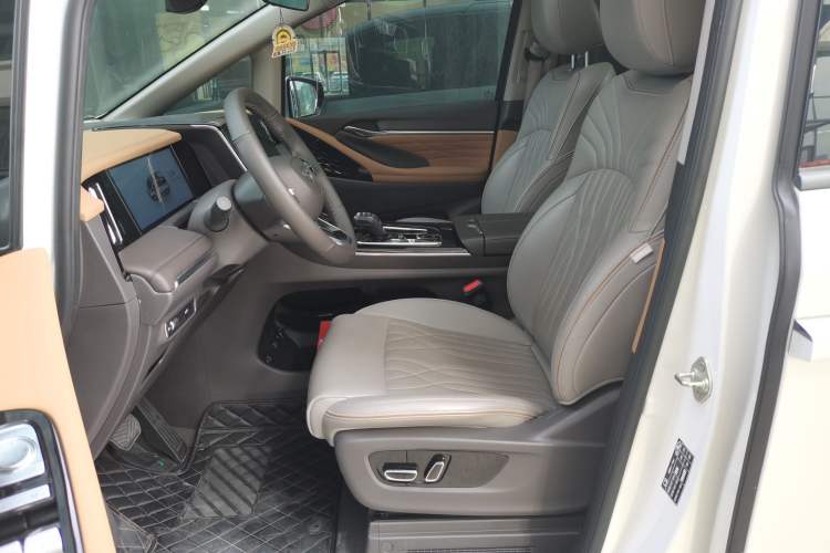 Used GAC Trumpchi M8 2024 Master Series 400T Prestige Edition