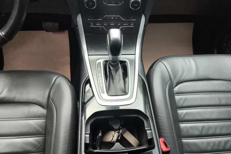 Used Ford Edge 2016 EcoBoost 245 Two-Wheel-Drive Titanium 7-Seater