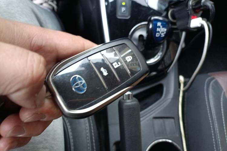 Used Toyota Corolla 2018 Dual-Engine 1.8L E-CVT Smart Edition
