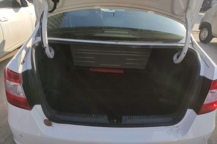 Used Skoda Rapid 2015 1.6L Automatic Smart Selection Model
