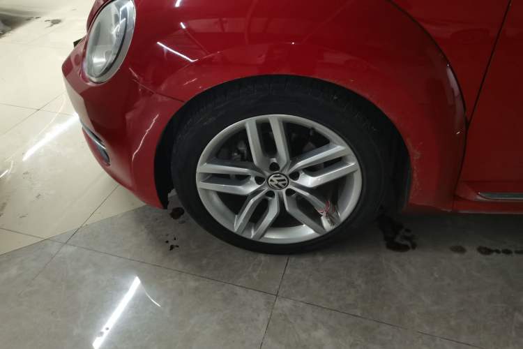 Used Volkswagen Beetle 2015 180TSI model
