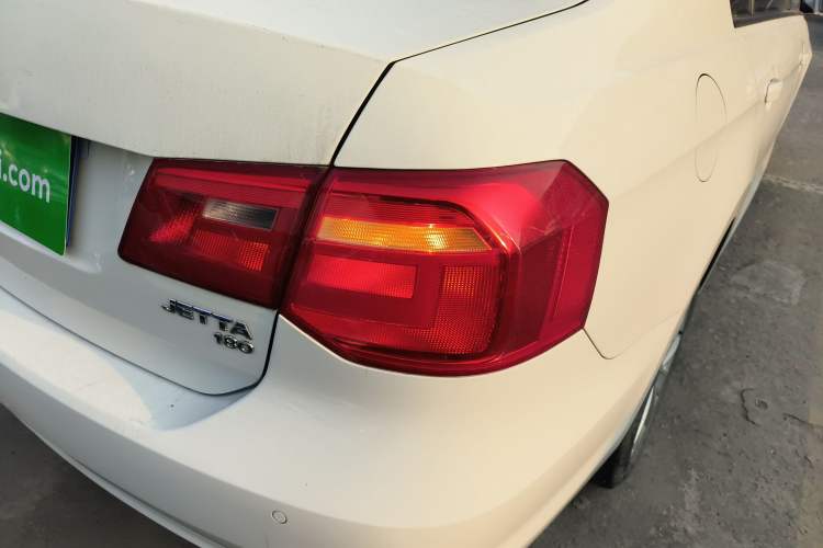 Used Volkswagen Jetta 2015 Value Edition 1.6L Manual Fashionable Style
