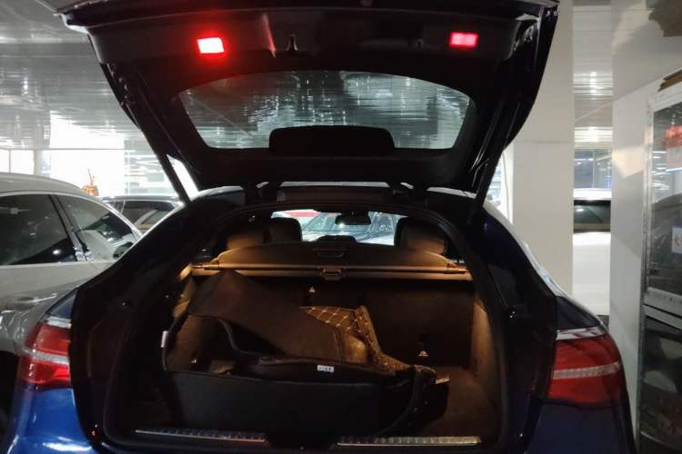 Used Mercedes-Benz GLC Coupe 2019 GLC 260 4MATIC Coupe SUV
