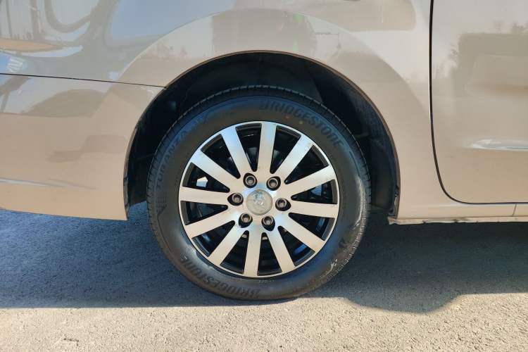 Used SAIC MAXUS G10 2014 2.0T Automatic Luxury Executive Edition
