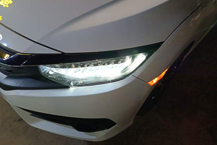 Used Honda Civic 2016 220TURBO CVT Prestige Edition
