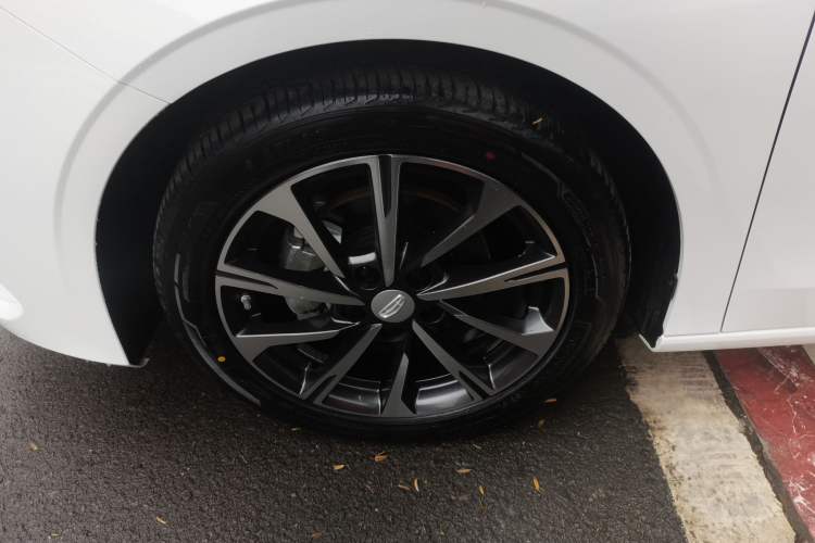 Used Geely Auto Emgrand 2025 4th Generation 1.5L CVT Luxury Version
