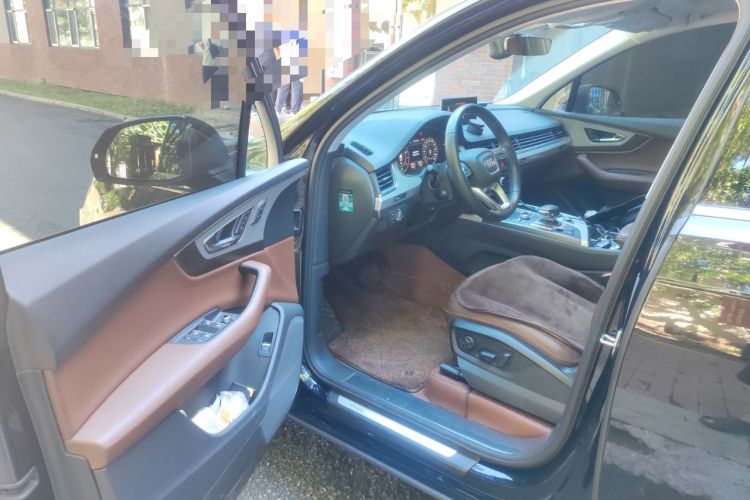 Used Audi Q7 2019 45 TFSI Comfort Model
