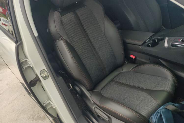 Used Peugeot 5008 2017 350THP 7-Seater Elite Edition
