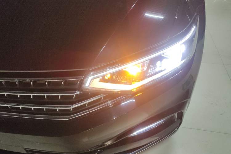 Used Volkswagen Magotan 2023 2 Million Units Limited-Edition 280TSI DSG Comfort Version
