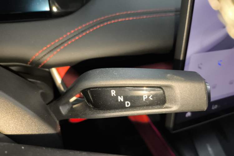 Used  SU7 2024 Rear-Drive Ultra-Long Range Advanced Pro-Level Intelligent Driving Version
