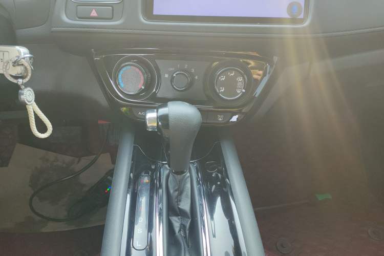 Used Honda Vezel 2020 1.5L CVT Elite Edition
