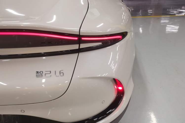 Used  L6 2024 Max Extended-Range Version
