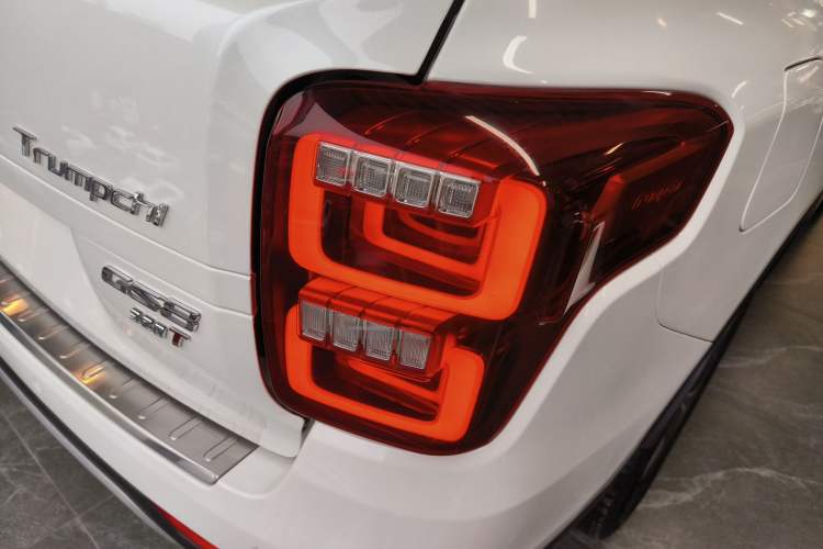 Used GAC Trumpchi GS8 2017 320T Two-Wheel Drive Luxury Smart Connectivity Version (7 Seats)
