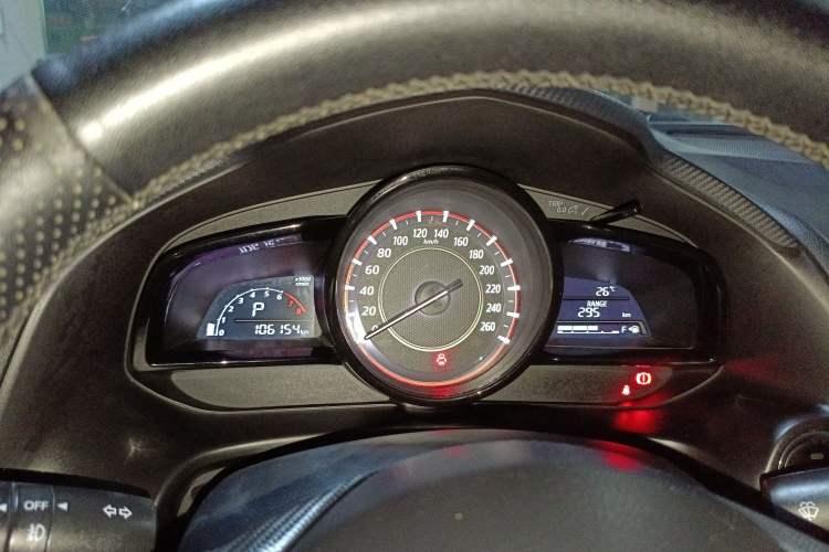 Used Mazda Mazda 3 Axela 2016 Sedan 1.5L Automatic Luxury Model