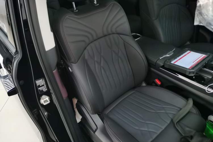 Used GAC Trumpchi M8 2024 Master Series 400T Prestige Edition
