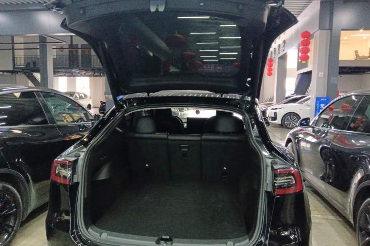 Used Tesla Model Y 2023 Rear-Wheel-Drive Version
