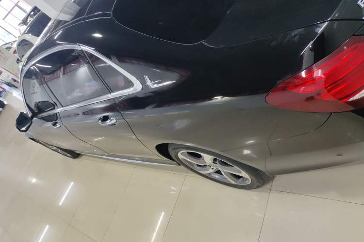 Used Mercedes-Benz E-Class 2019 Restyled E 300 L Sporty and Stylish Edition
