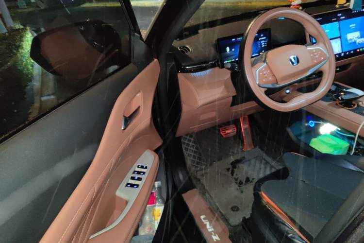 Used Changan UNI-Z New Energy 2024 Blue Whale Smart Electric iDD 125km Excellence Model