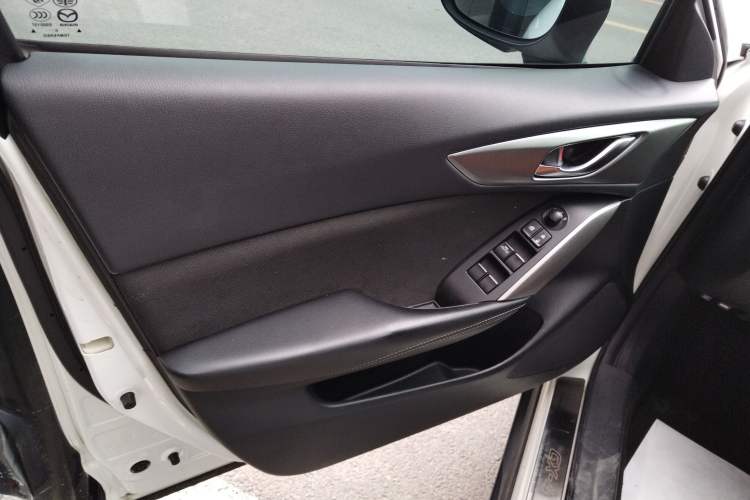 Used Mazda CX-4 2016 2.0L Automatic 2WD Blue Sky Dynamic Edition
