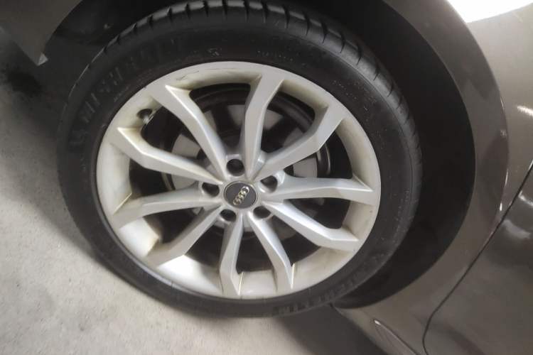 Used Audi A4L 2019 40 TFSI Fashion Version China V